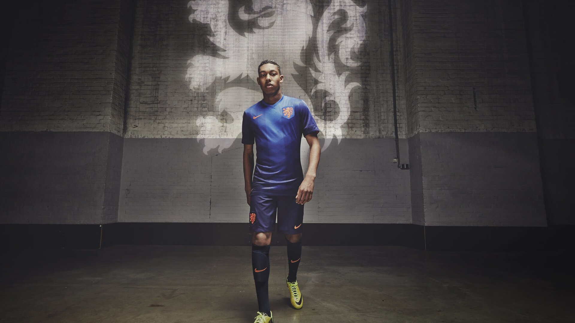 kaiyun sports app-利物浦进攻节奏明快，红军力图夺冠，足球红军利物浦